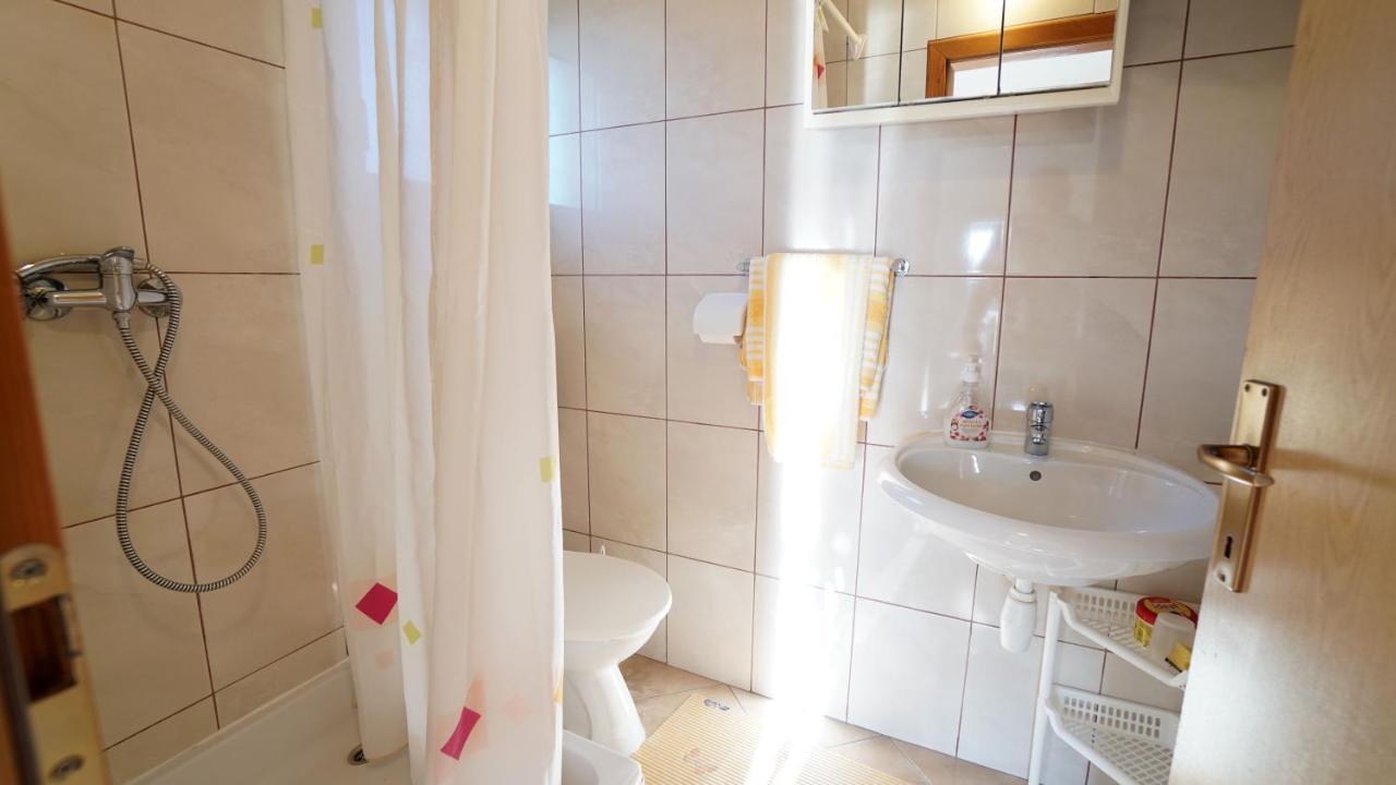 Apartments Kata Gornji Karin Eksteriør bilde
